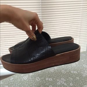 Vince Slides size 8.5 US